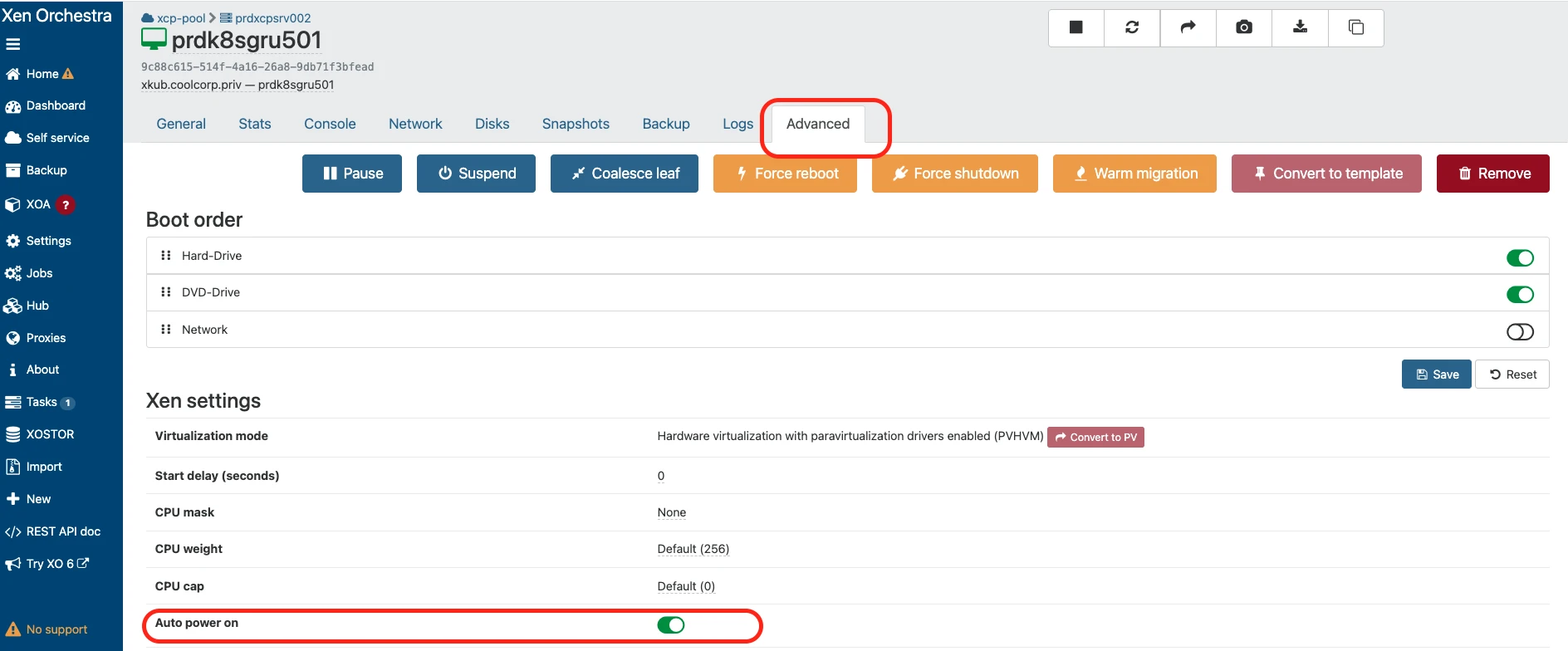 Activation de l'option Auto power on dans les paramètres avancés de la VM